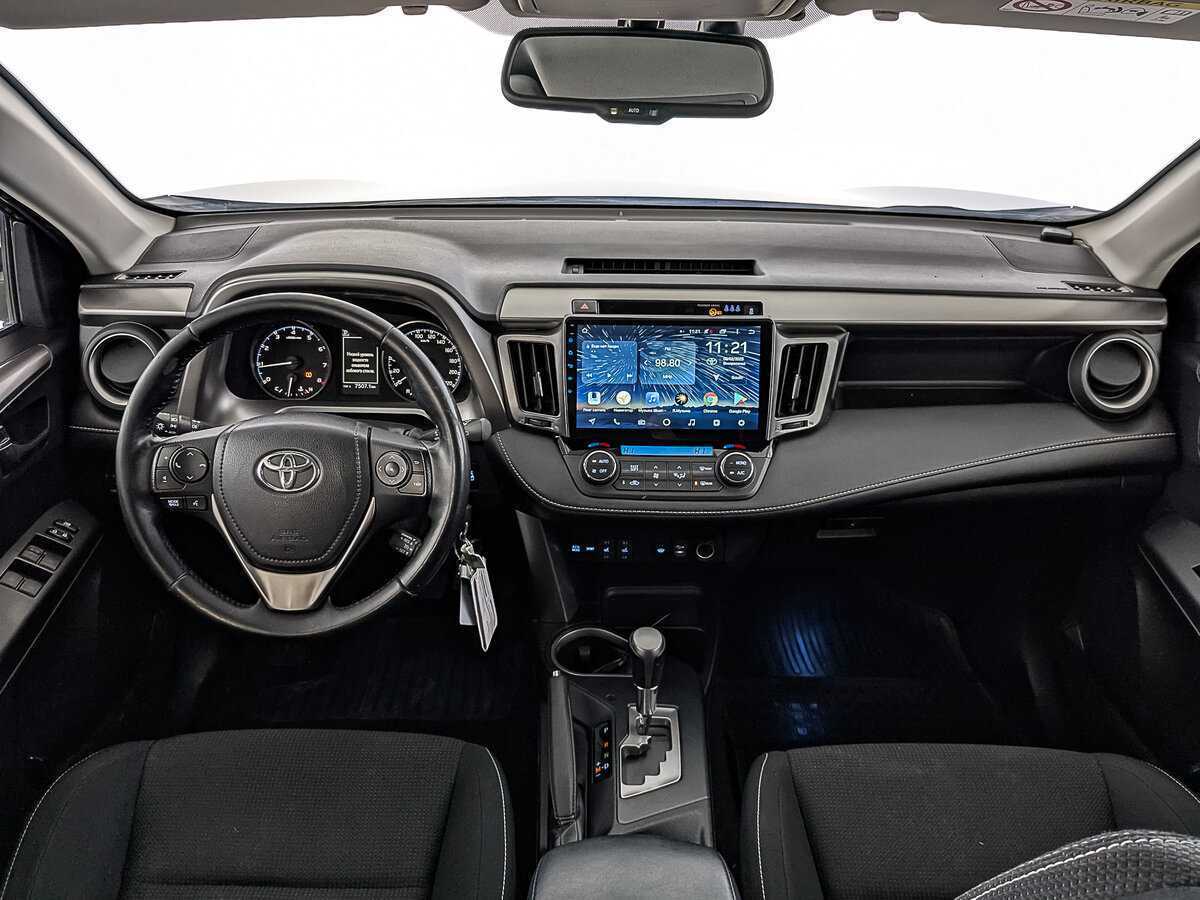 Toyota RAV4 с пробегом — 2017 год. Фото: #12