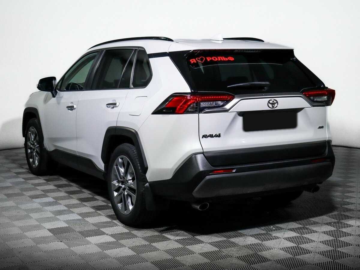 Toyota RAV4 с пробегом — 2019 год. Фото: #6
