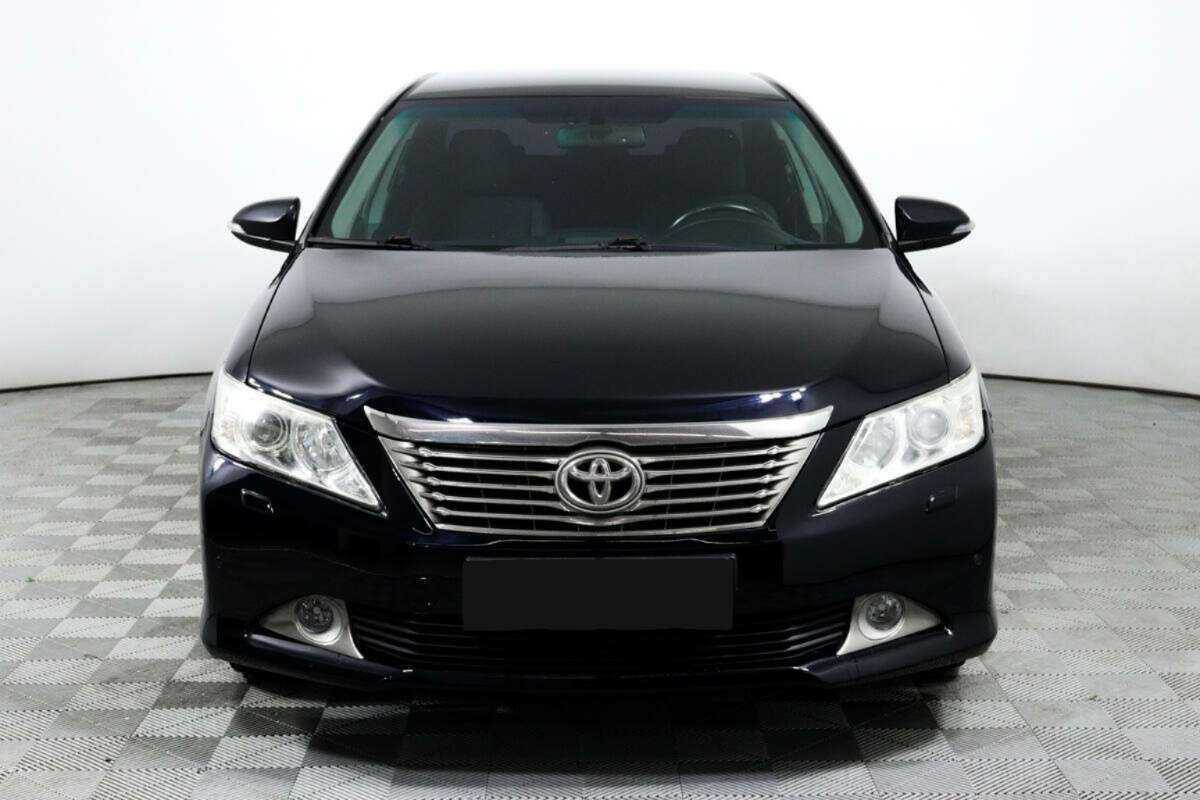Toyota Camry с пробегом — 2012 год. Фото: #1