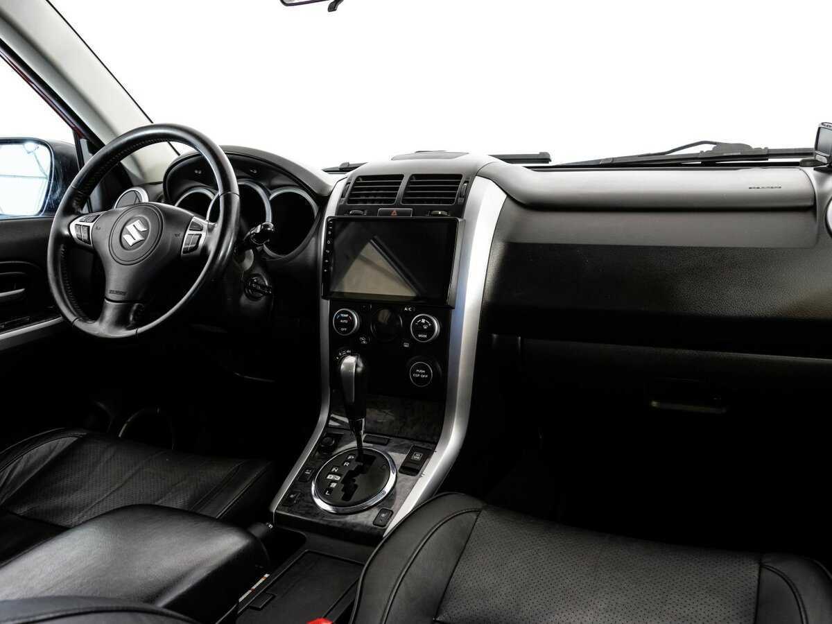 Suzuki Grand Vitara с пробегом — 2010 год. Фото: #6
