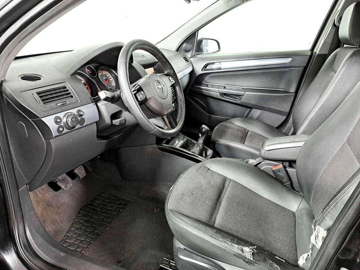 Opel Astra с пробегом — 2008 год. Фото: #13