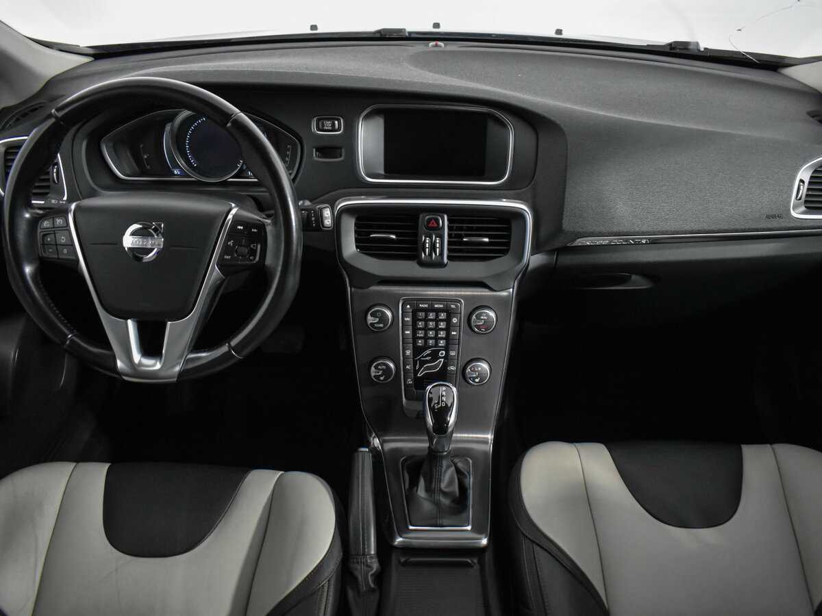 Volvo V40 с пробегом — 2014 год. Фото: #14