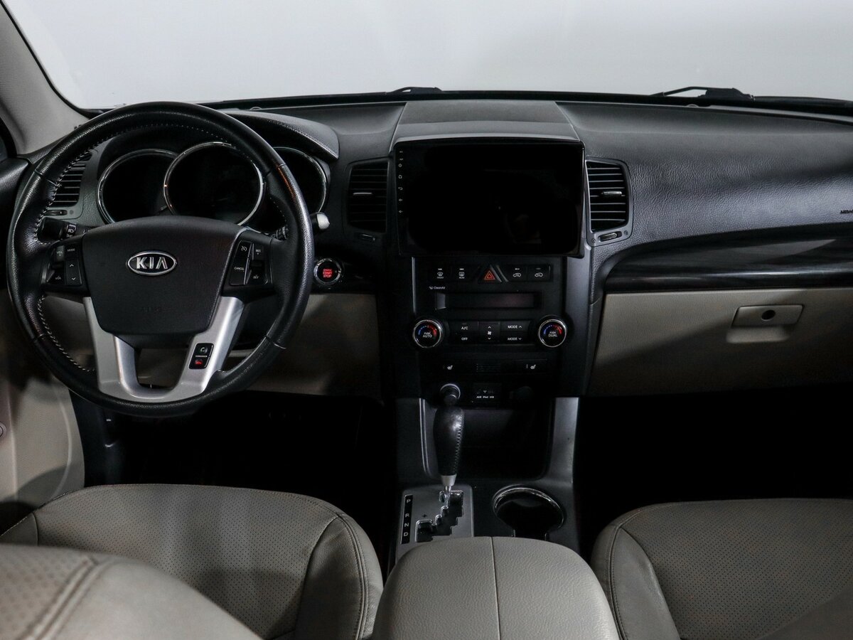 Kia Sorento с пробегом — 2011 год. Фото: #9