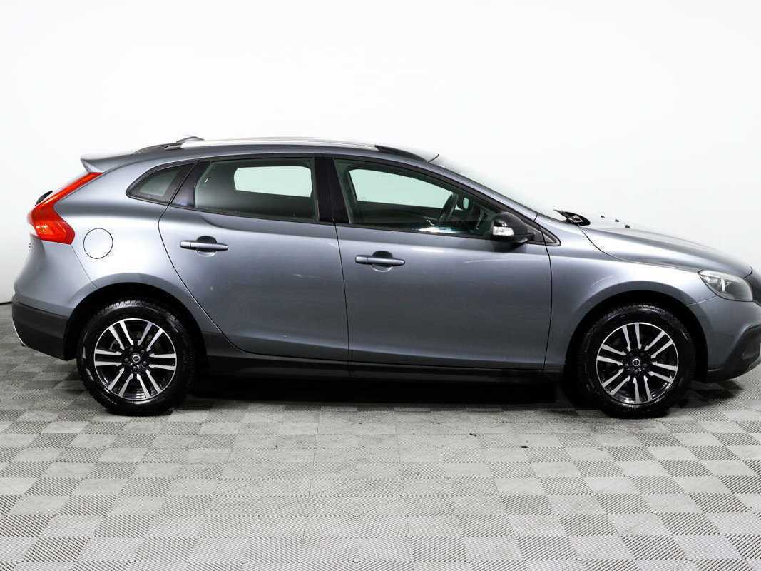 Volvo V40 Cross Country с пробегом — 2017 год. Фото: #3