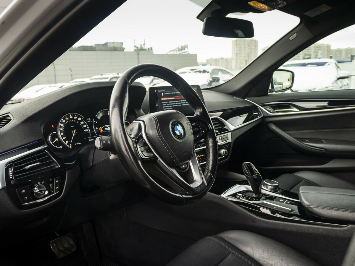 BMW 5 серии с пробегом — 2017 год. Фото: #9