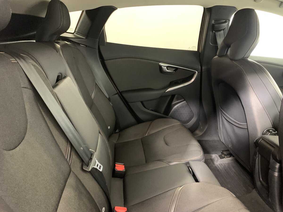 Volvo V40 с пробегом — 2015 год. Фото: #17