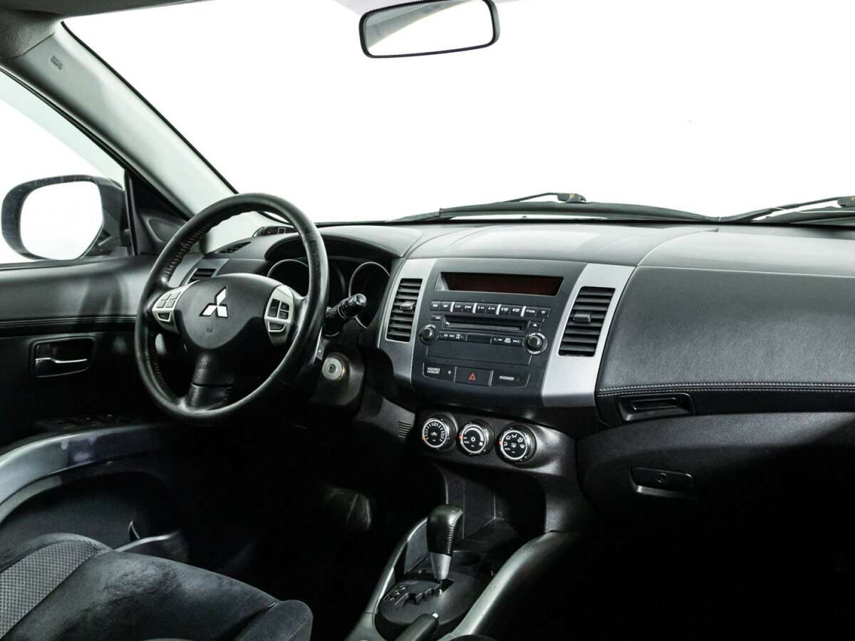 Mitsubishi Outlander с пробегом — 2011 год. Фото: #8