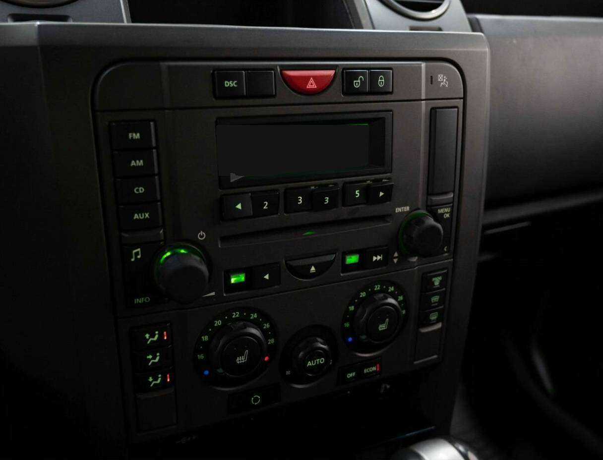 Land Rover Discovery с пробегом — 2005 год. Фото: #16
