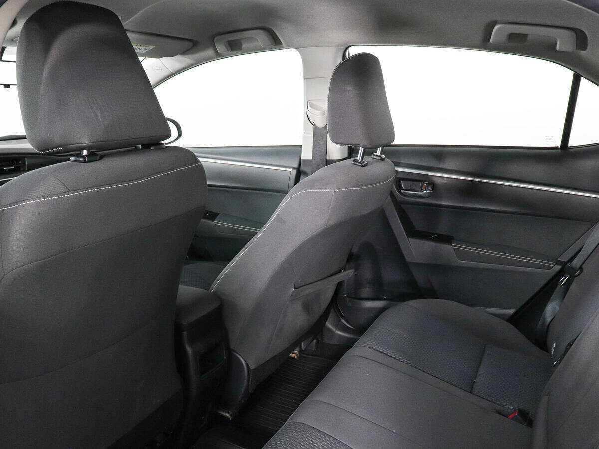 Toyota Corolla с пробегом — 2017 год. Фото: #11