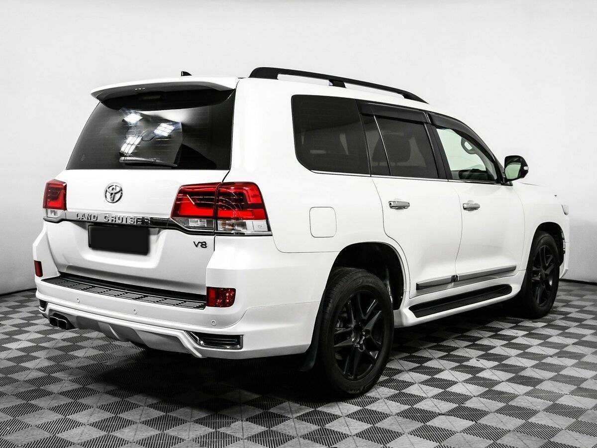 Toyota Land Cruiser с пробегом — 2015 год. Фото: #4