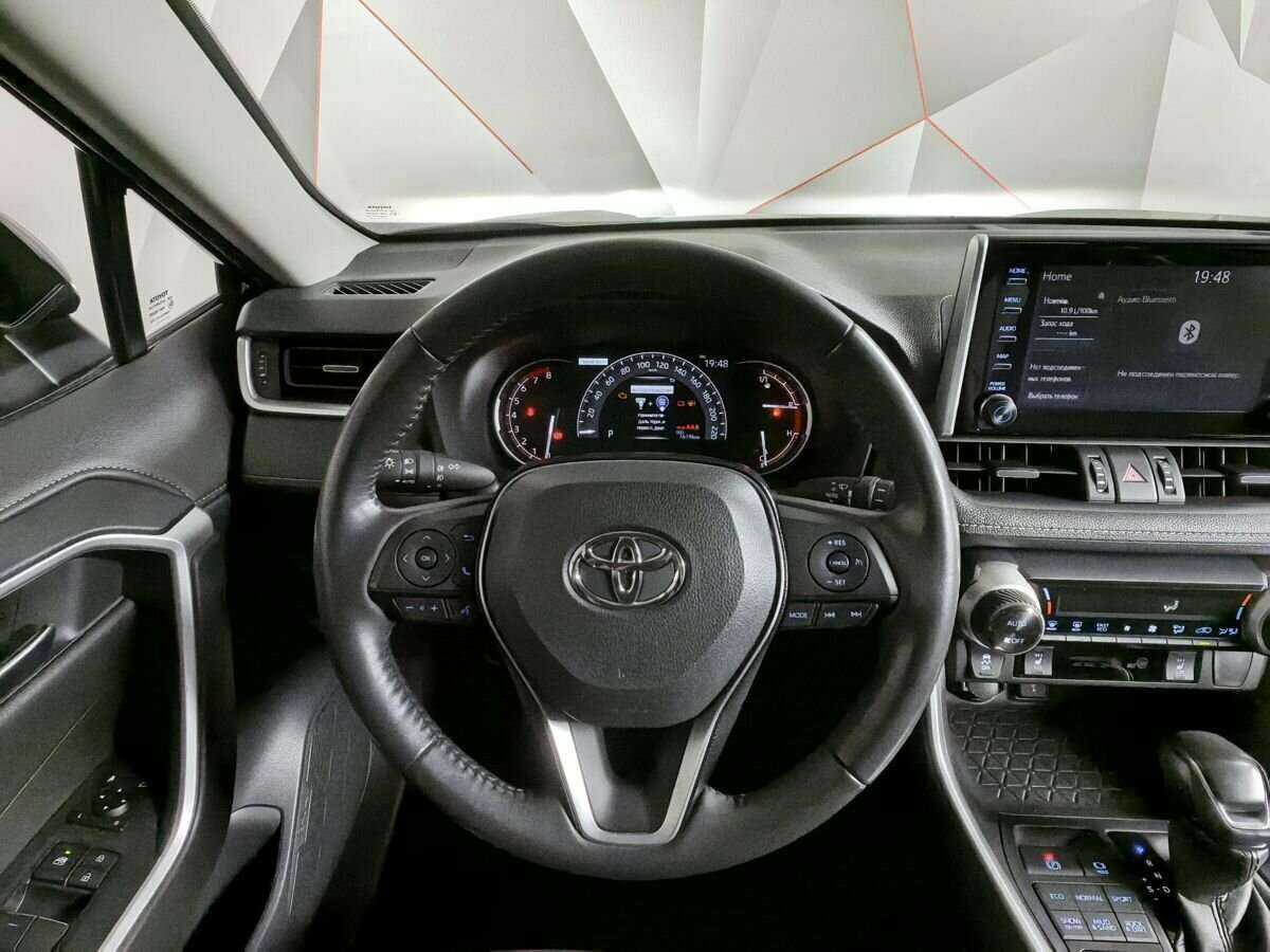 Toyota RAV4 с пробегом — 2021 год. Фото: #14