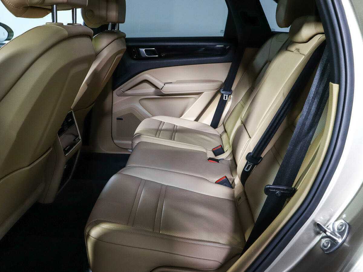 Porsche Cayenne с пробегом — 2018 год. Фото: #8