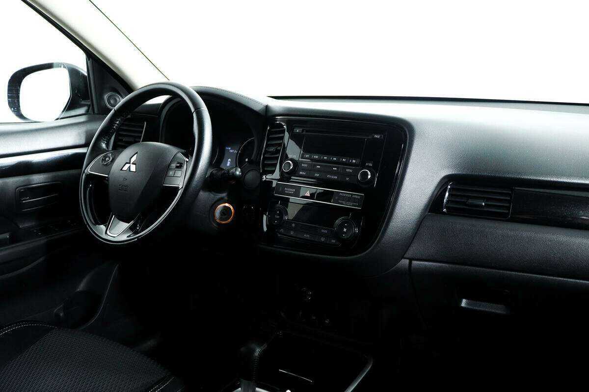 Mitsubishi Outlander с пробегом — 2018 год. Фото: #8