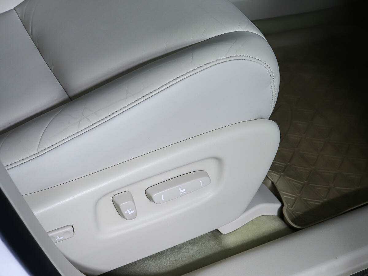 Lexus RX с пробегом — 2011 год. Фото: #15