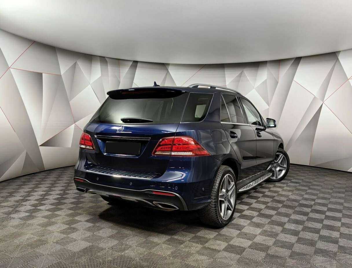 Mercedes-Benz GLE с пробегом — 2018 год. Фото: #1
