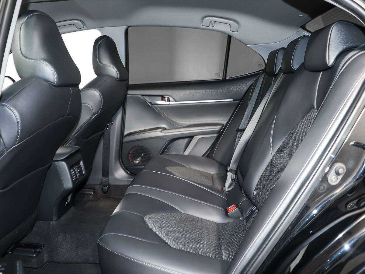 Toyota Camry с пробегом — 2022 год. Фото: #8