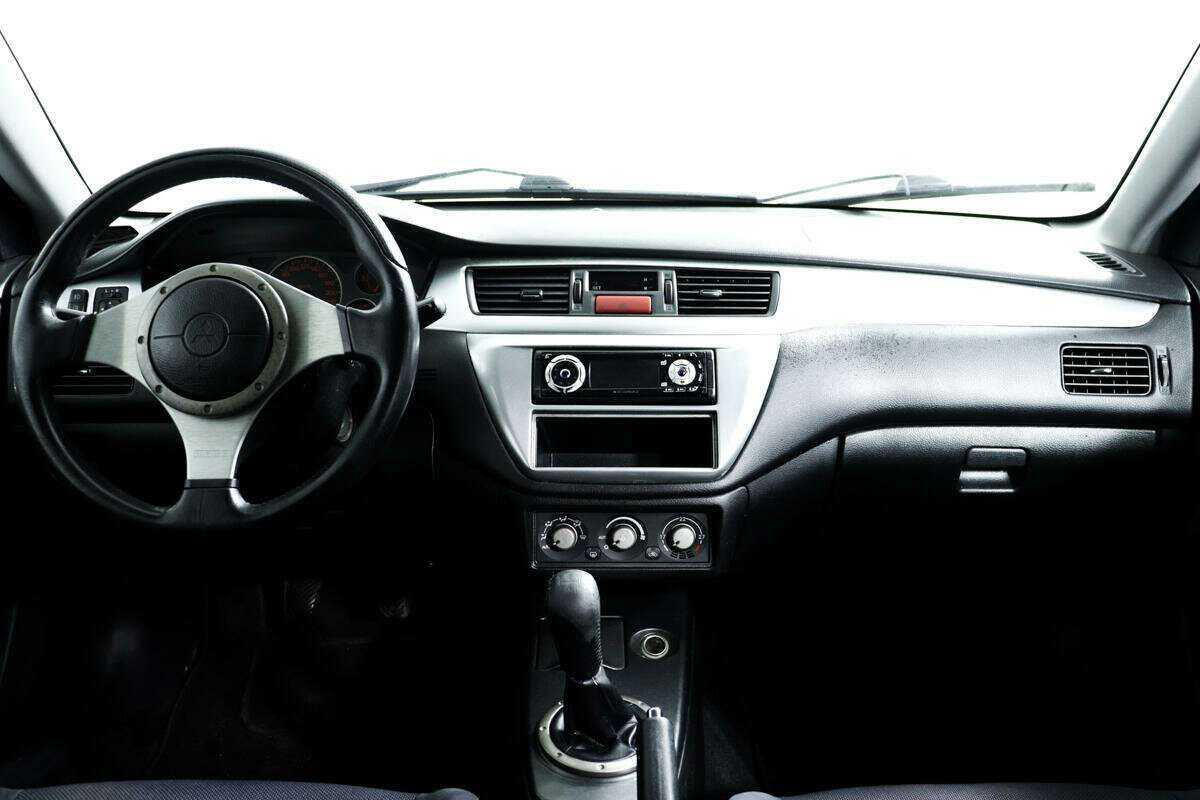 Mitsubishi Lancer с пробегом — 2005 год. Фото: #10