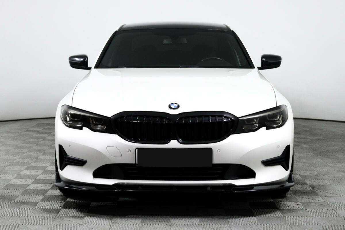 BMW 3 серии с пробегом — 2019 год. Фото: #1