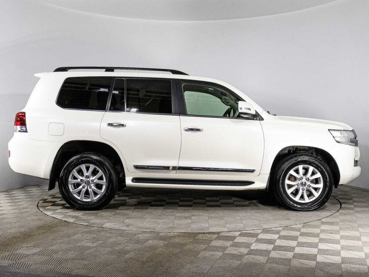 Toyota Land Cruiser с пробегом — 2015 год. Фото: #3