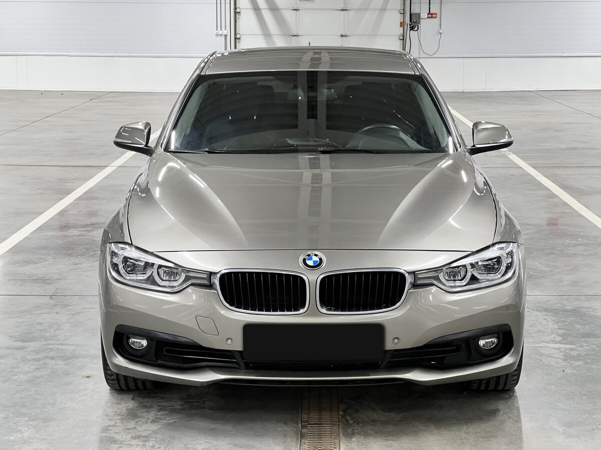 BMW 3 серии с пробегом — 2018 год. Фото: #1