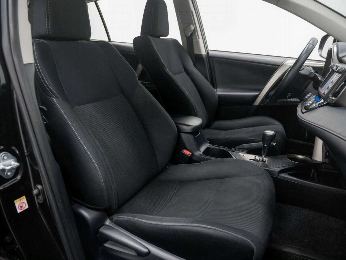 Toyota RAV4 с пробегом — 2014 год. Фото: #8