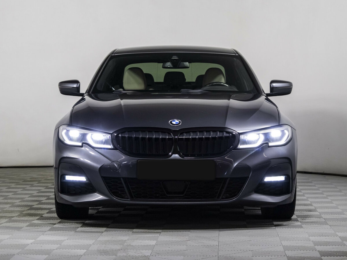 BMW 3 серии с пробегом — 2020 год. Фото: #1