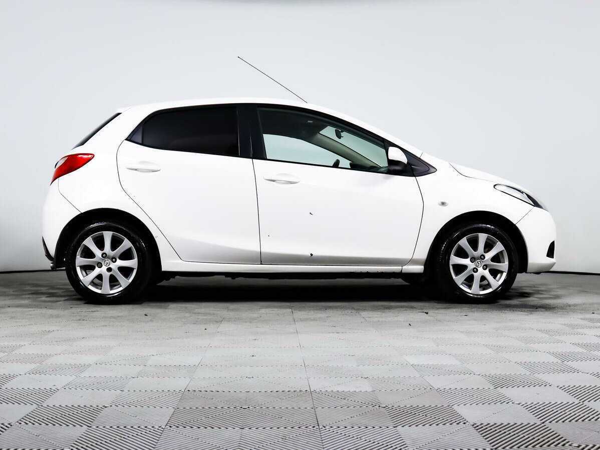 Mazda 2 с пробегом — 2009 год. Фото: #3
