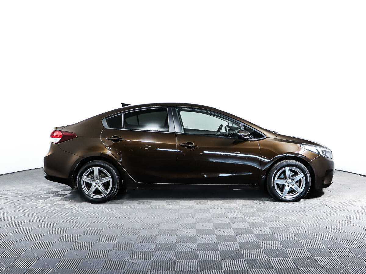 Kia Cerato с пробегом — 2017 год. Фото: #3