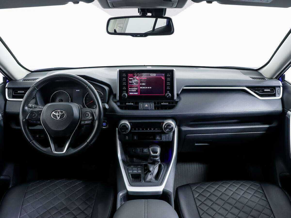 Toyota RAV4 с пробегом — 2021 год. Фото: #9