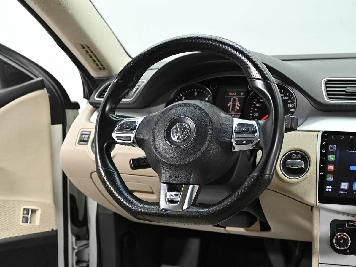 Volkswagen Passat CC с пробегом — 2011 год. Фото: #8