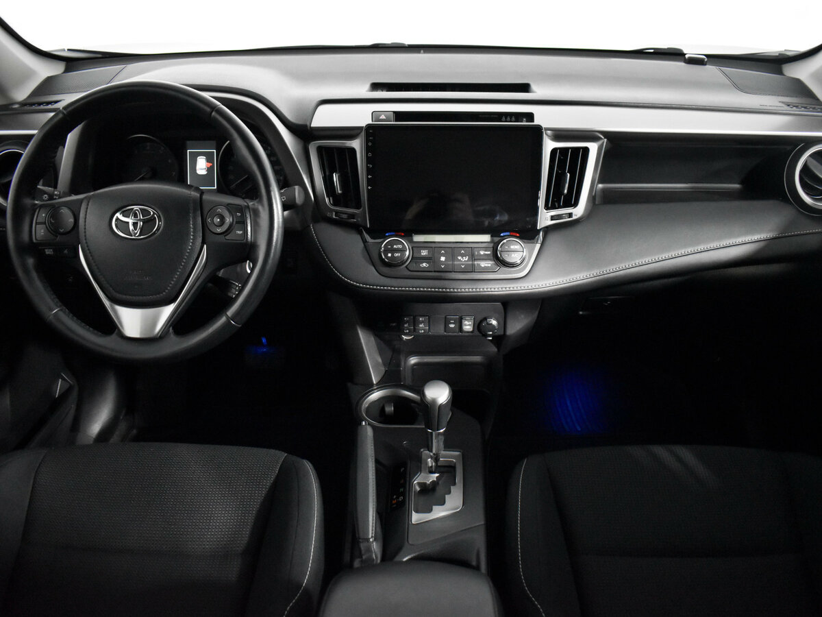 Toyota RAV4 с пробегом — 2016 год. Фото: #11