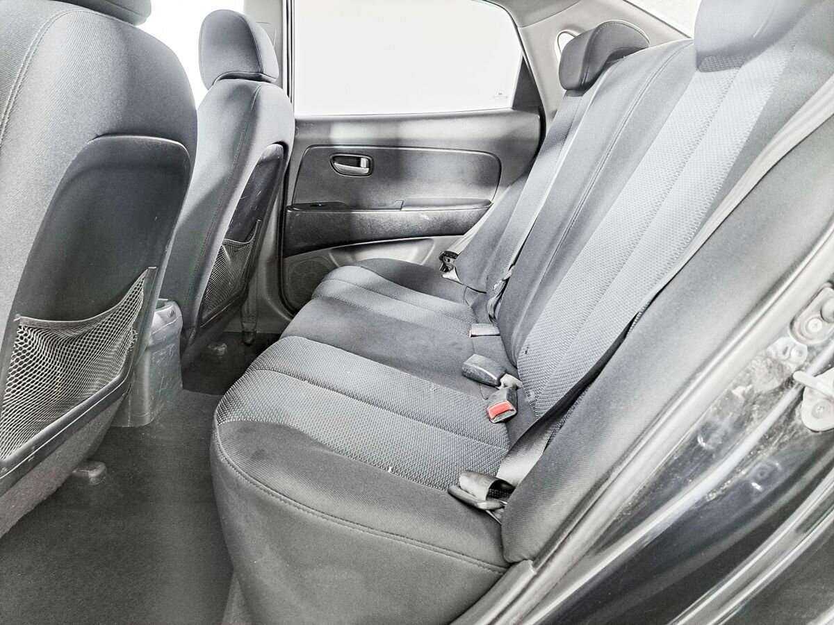 Hyundai Elantra с пробегом — 2008 год. Фото: #9