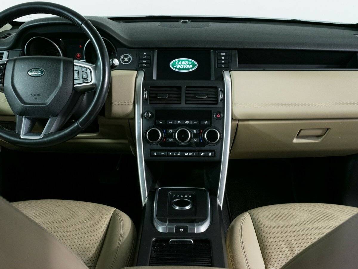 Land Rover Discovery Sport с пробегом — 2017 год. Фото: #8