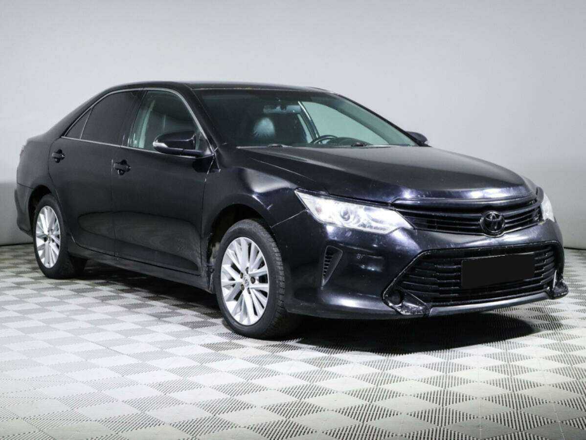Toyota Camry с пробегом — 2016 год. Фото: #2