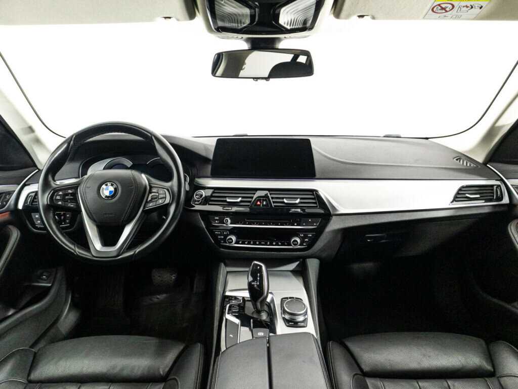 BMW 5 серии с пробегом — 2018 год. Фото: #12