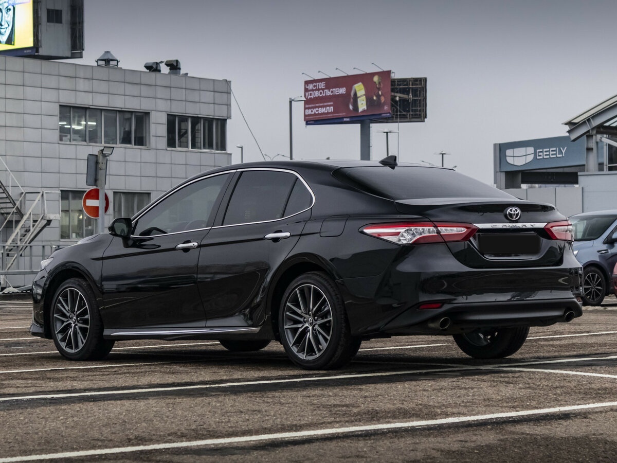 Toyota Camry с пробегом — 2023 год. Фото: #5