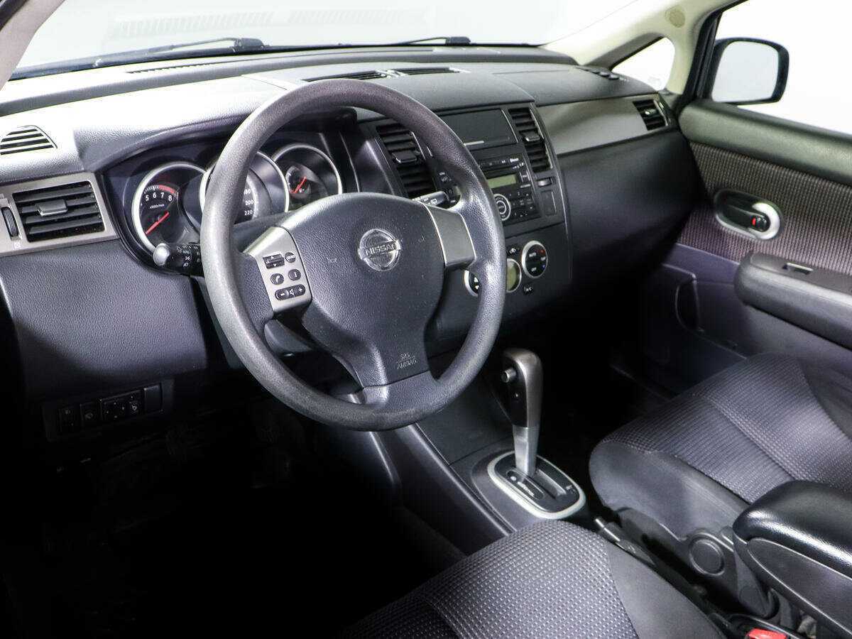 Nissan Tiida с пробегом — 2011 год. Фото: #11