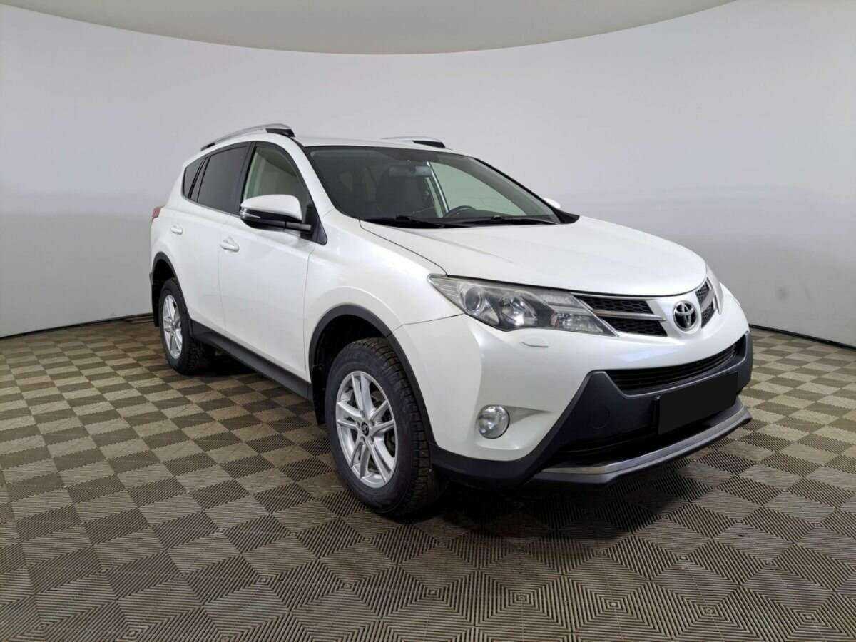 Toyota RAV4 с пробегом — 2014 год. Фото: #2