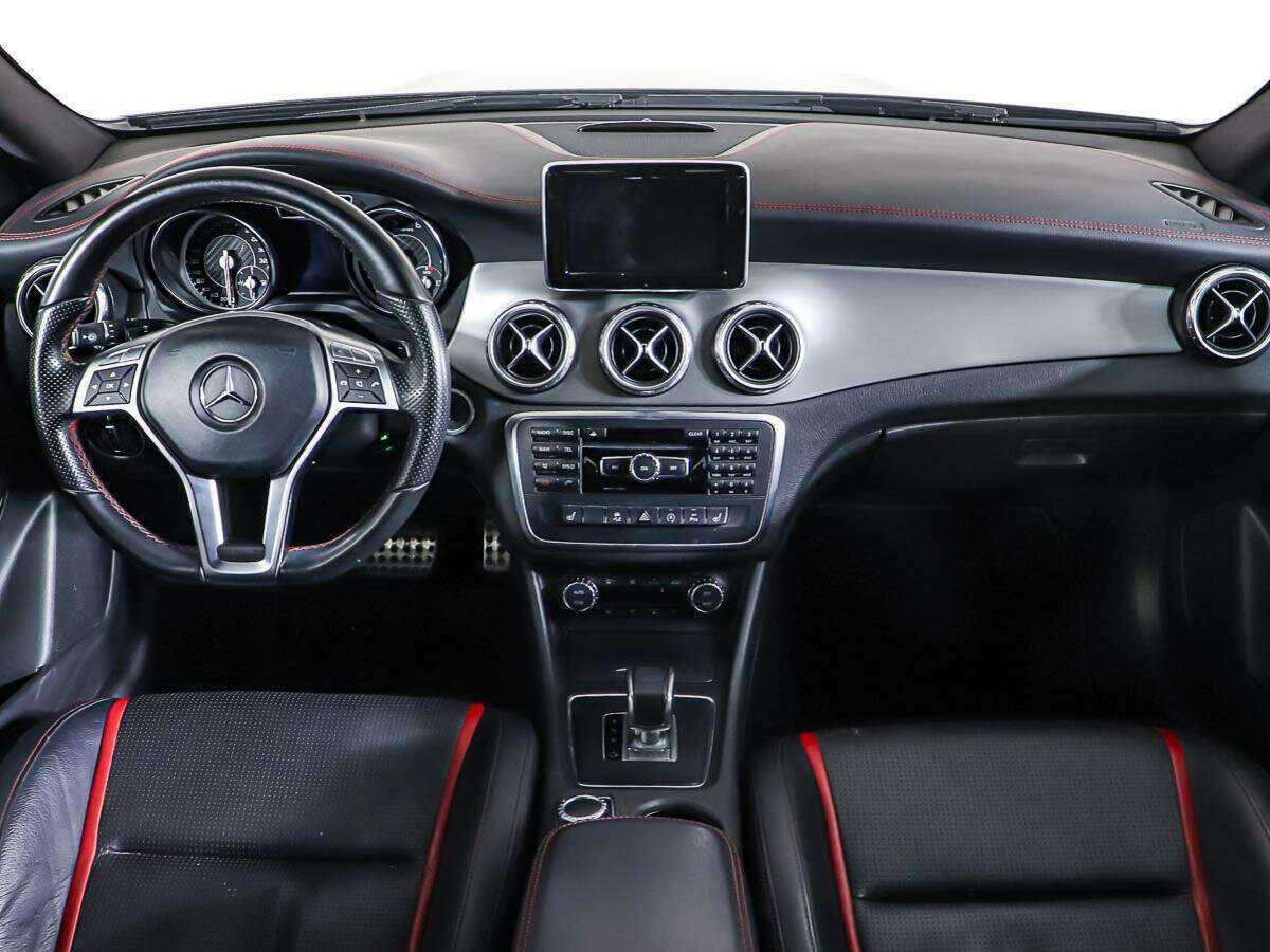 Mercedes-Benz GLA AMG с пробегом — 2014 год. Фото: #10