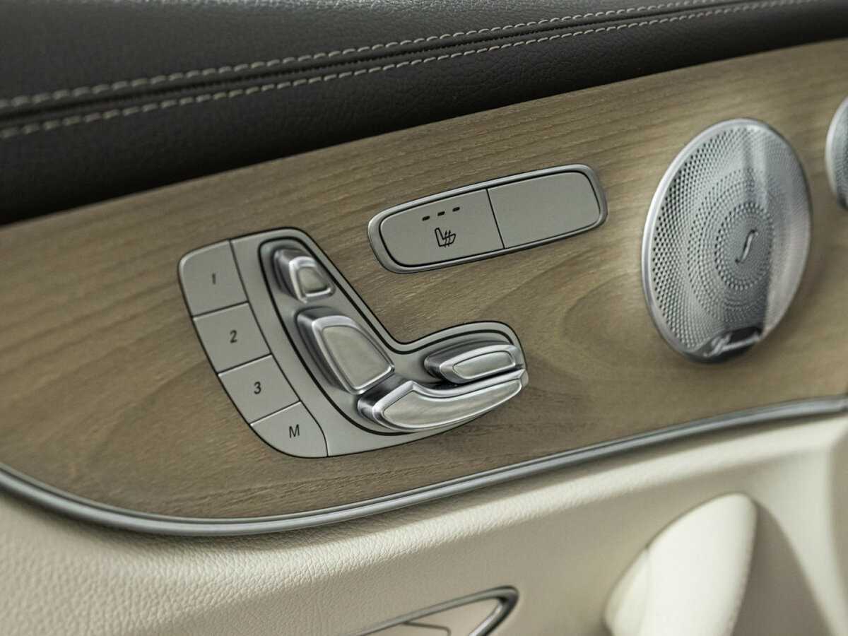 Mercedes-Benz E-Класс с пробегом — 2019 год. Фото: #16