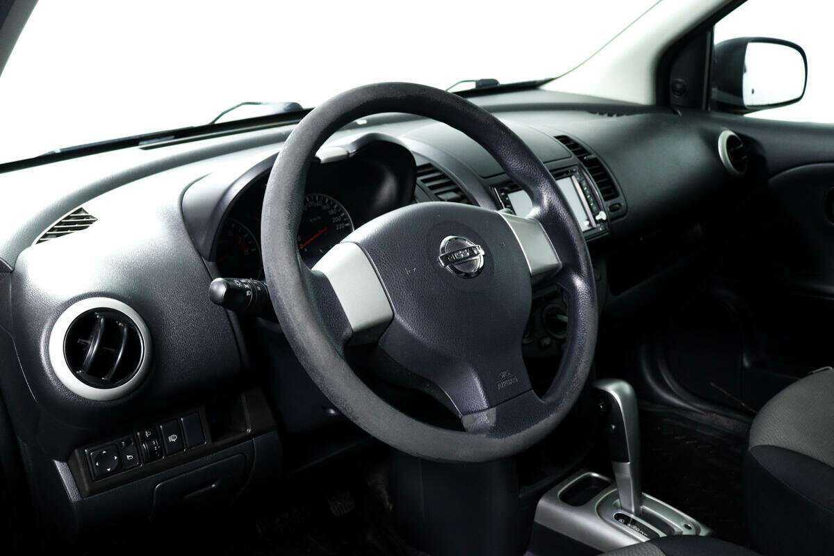 Nissan Note с пробегом — 2010 год. Фото: #12