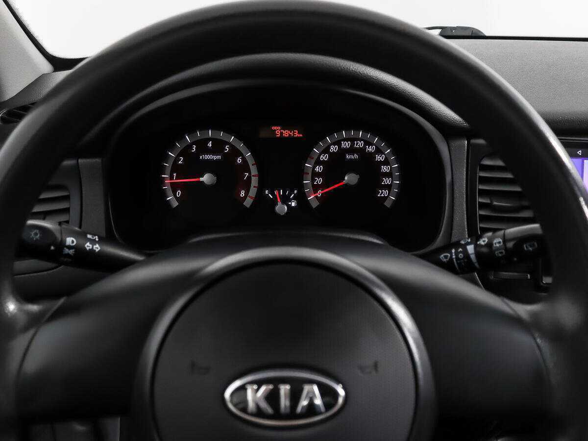 Kia Rio с пробегом — 2011 год. Фото: #14