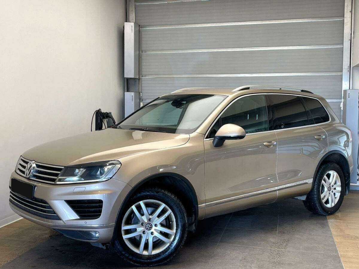 Volkswagen Touareg с пробегом — 2015 год. Посмотреть фото