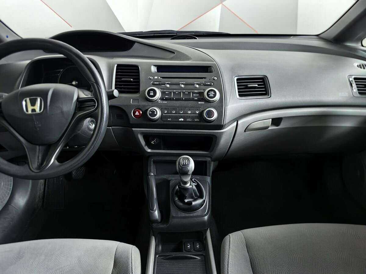 Honda Civic с пробегом — 2008 год. Фото: #10