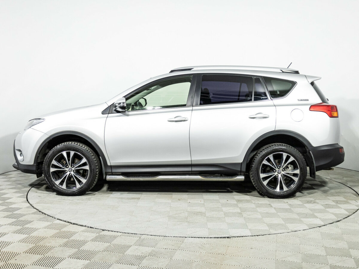 Toyota RAV4 с пробегом — 2014 год. Фото: #7
