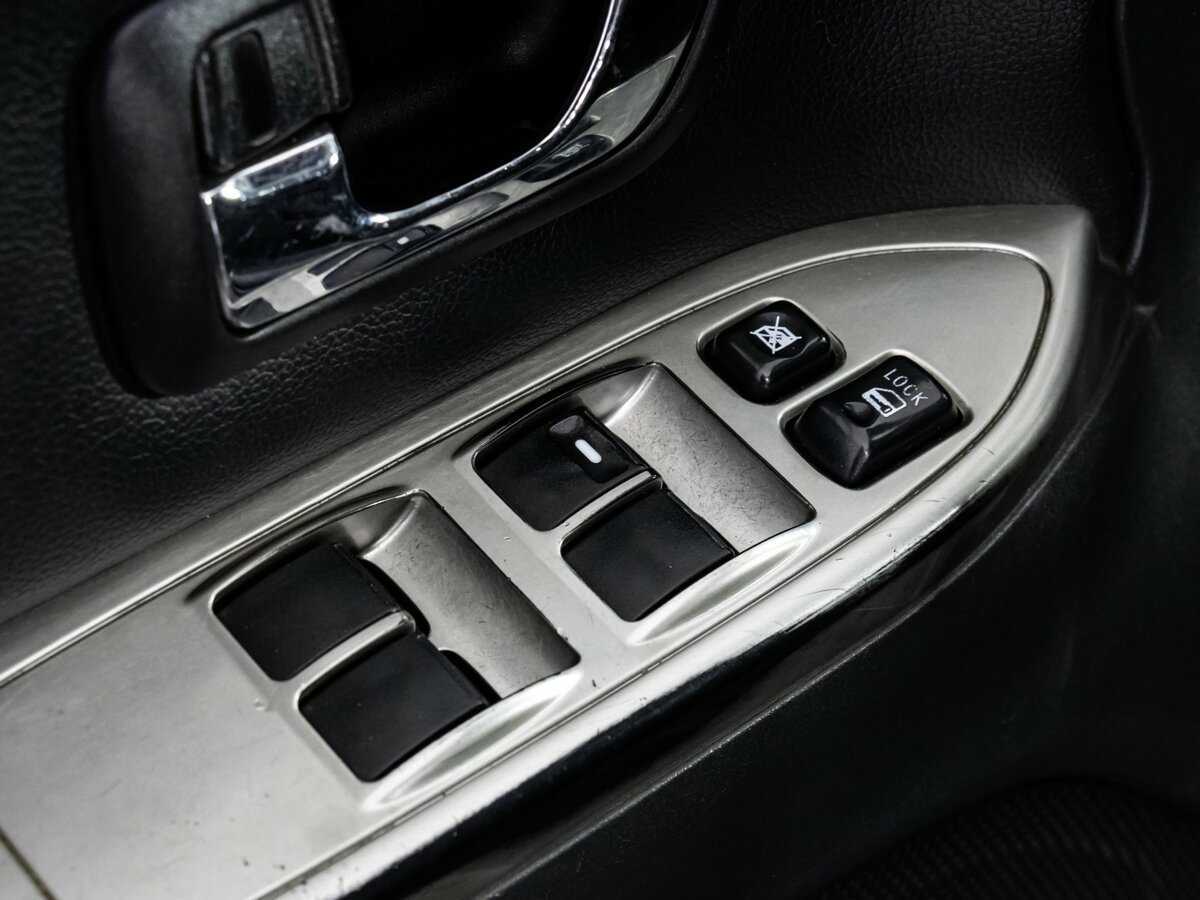Mitsubishi Pajero с пробегом — 2014 год. Фото: #19