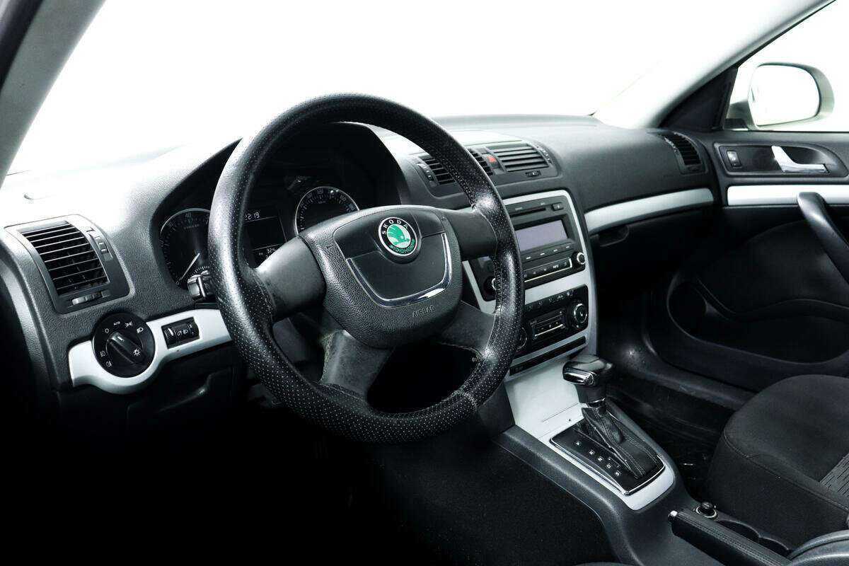 Skoda Octavia с пробегом — 2011 год. Фото: #12
