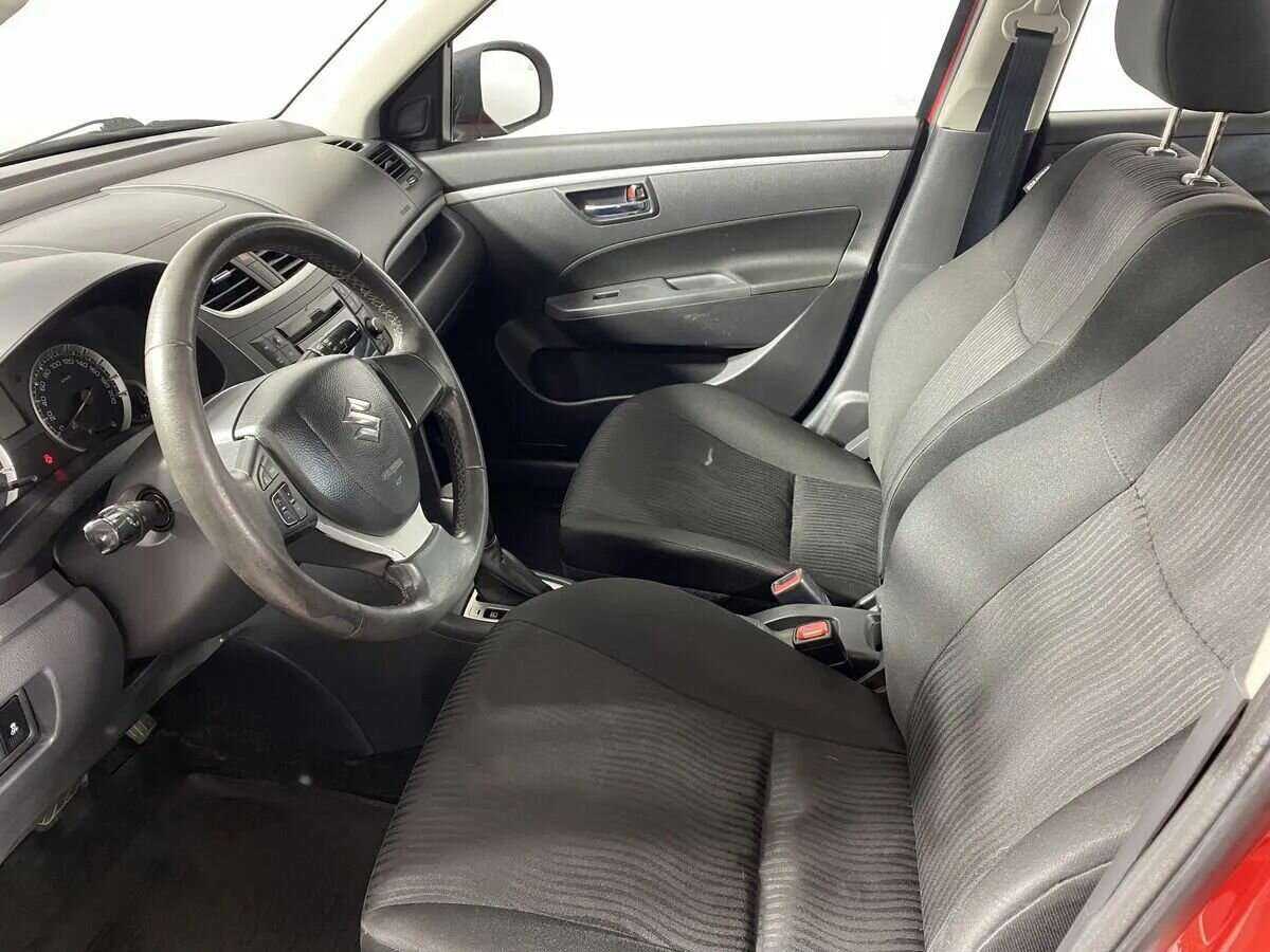 Suzuki Swift с пробегом — 2011 год. Фото: #6