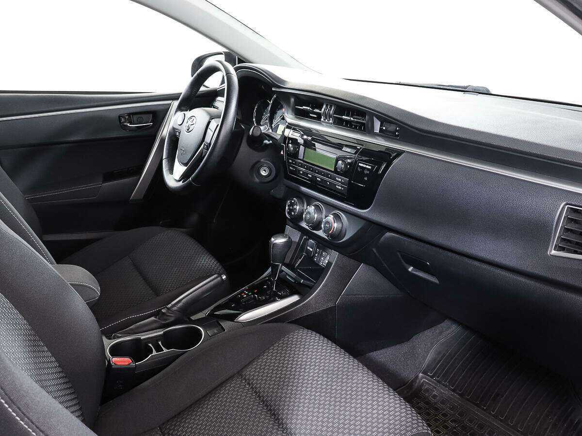 Toyota Corolla с пробегом — 2013 год. Фото: #7