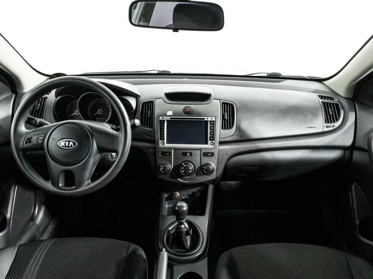 Kia Cerato с пробегом — 2010 год. Фото: #12